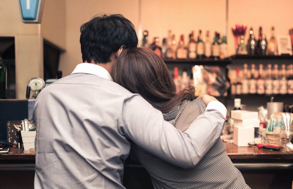 bar_couple